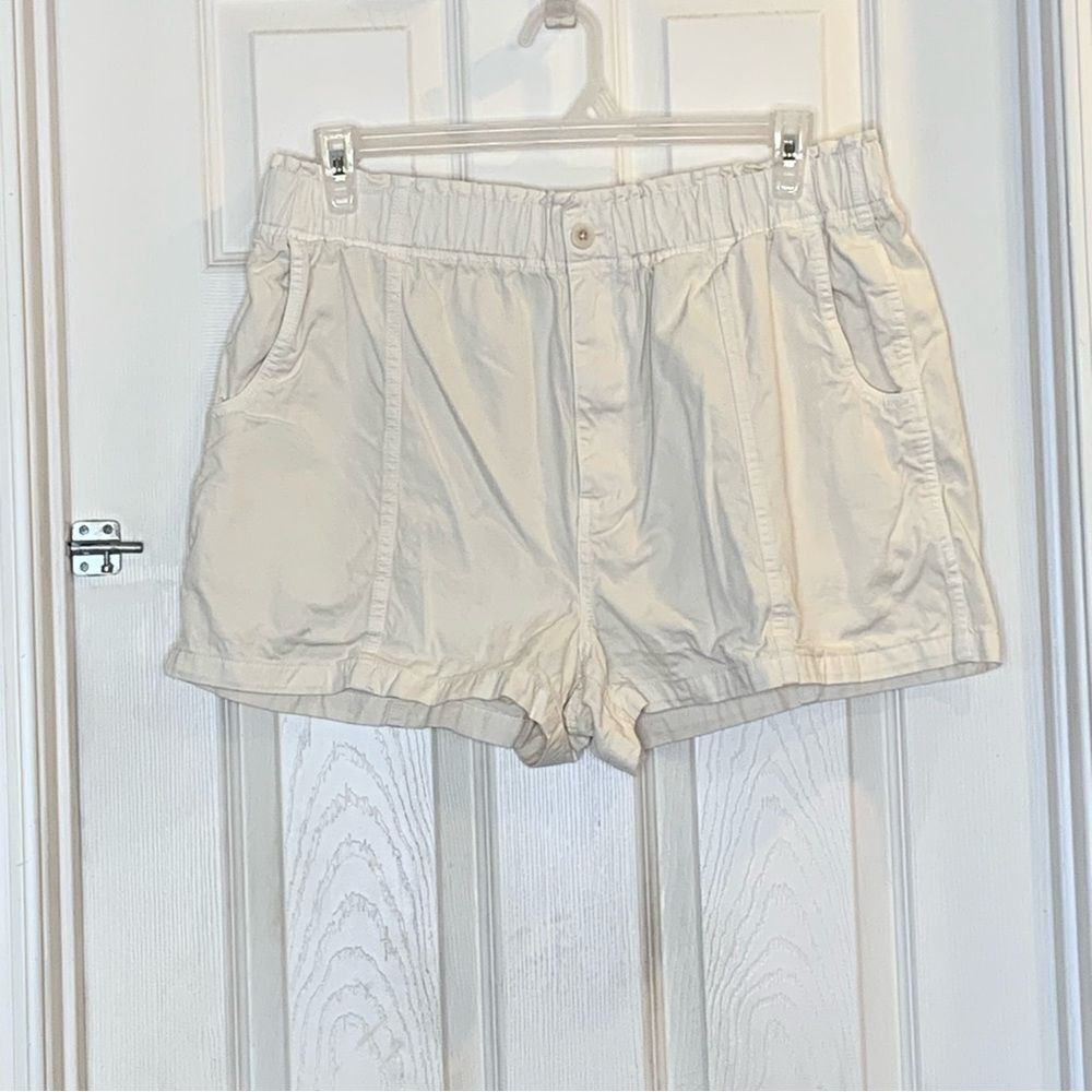 Madewell Paperbag High Rise Cream Color Chino Shorts Size 32